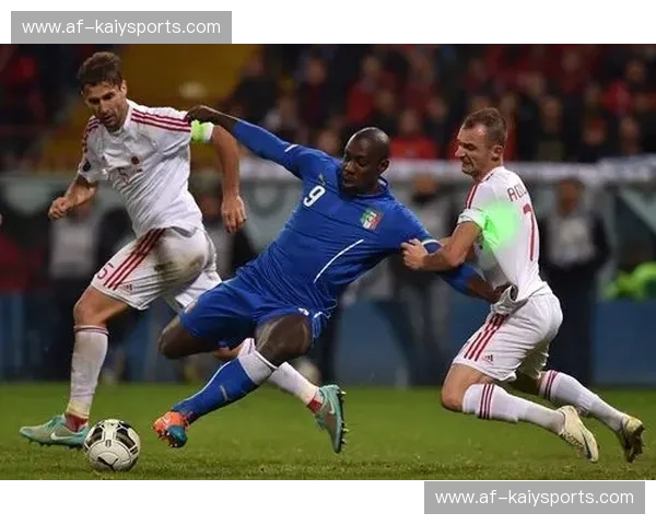 蓝色星球上的红蓝对决：意大利与克罗地亚，足球史诗中的两抹风情